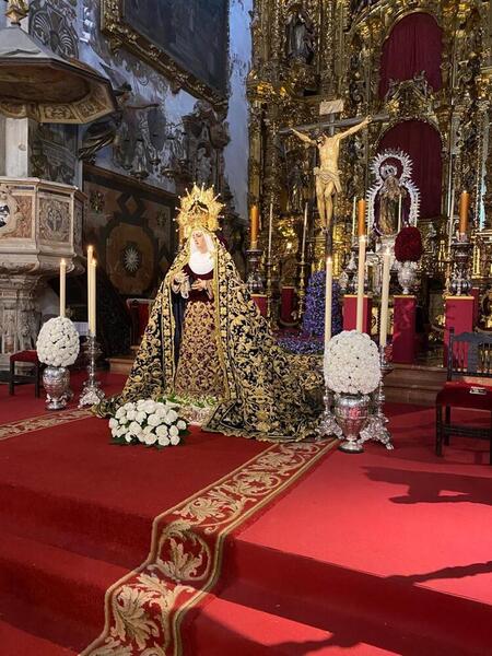 Viernes Santo En Sevilla La Actualidad De Las Hermandades Y Cofrad As