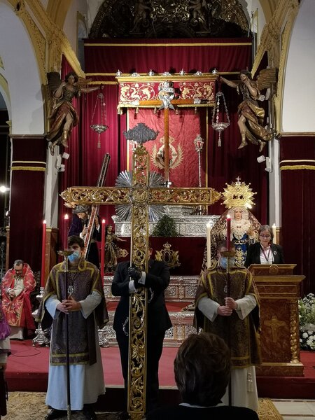 Viernes Santo En Sevilla La Actualidad De Las Hermandades Y Cofrad As