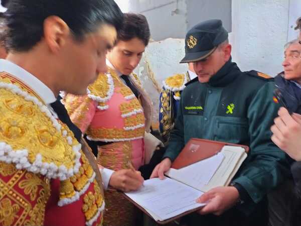 La lluvia obliga a suspender el último festejo y la Feria de Olivenza se despide con agua