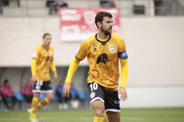 Directo | El Guijuelo pierde el liderato y encaja su primer gol; victoria del Salamanca UDS