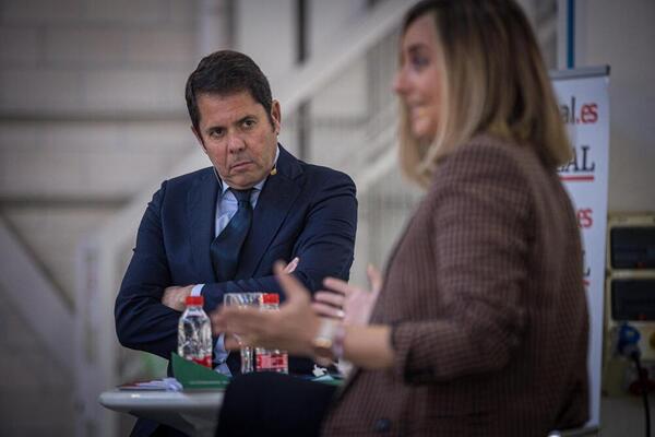 En directo | Marifrán Carazo y Gerardo Cuerva, en Diálogos por Granada de IDEAL