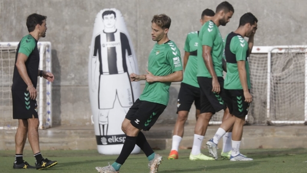 Sergio Canales decidirá este viernes su papel para medirse a Osasuna