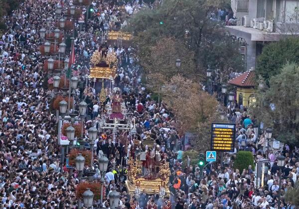 La Archidiócesis y la Federación de Cofradías desmienten la celebración de un Vía Crucis Magno en Granada
