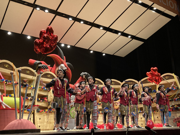 Carnaval de Badajoz: Olivenza revienta el gracejo