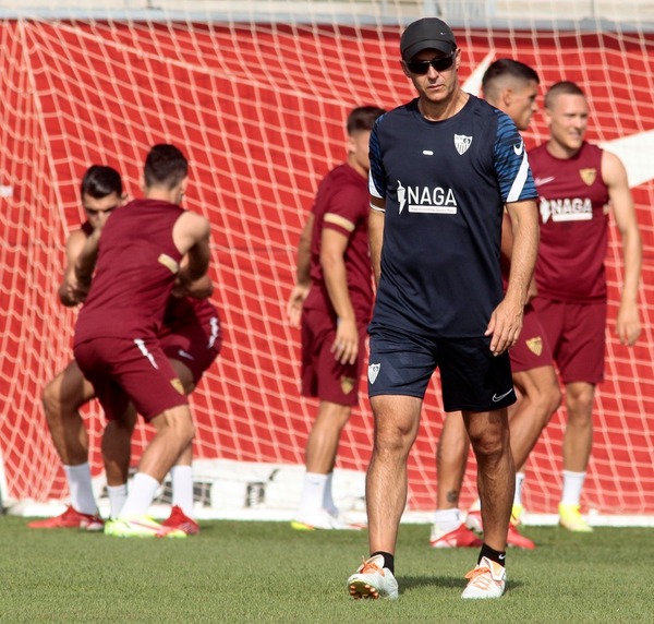 En la rueda de prensa previa al choque de esta tardem el técnico del Sevilla FC, Julen Lopetegui, comentó la actualidad de su equipo #SevillaFC #MallorcaSevillaFC