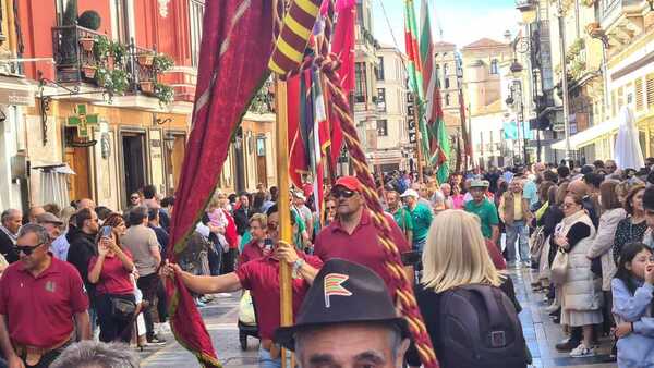 Así vivimos en directo el desfile de carros y pendones y las Cantaderas