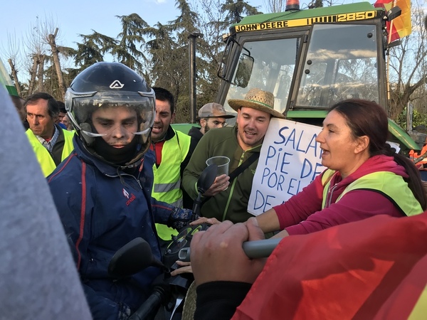 Así te hemos contado la protesta desde el amanecer hasta la apertura de la autovía