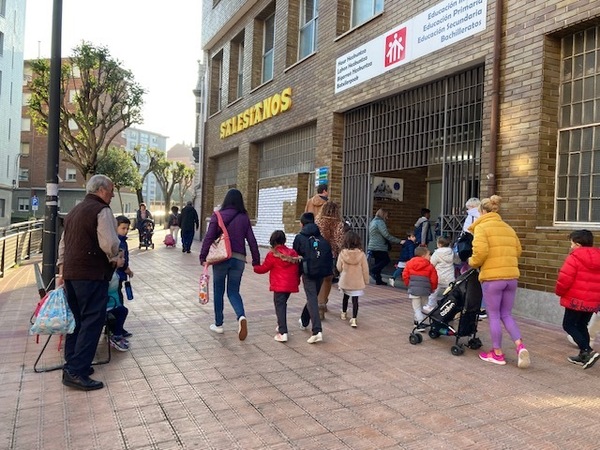 Primera jornada en los colegios vizcaínos sin mascarillas y con dudas