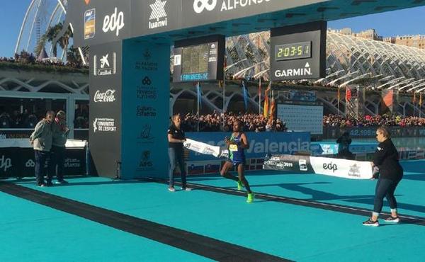El Maratón de Valencia, en directo online: Alayew destroza el récord