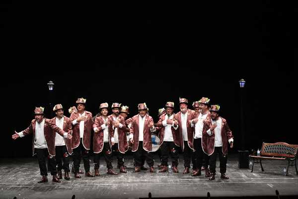 Carnaval de Badajoz: Los Camballotas embriagan al público en una noche más floja