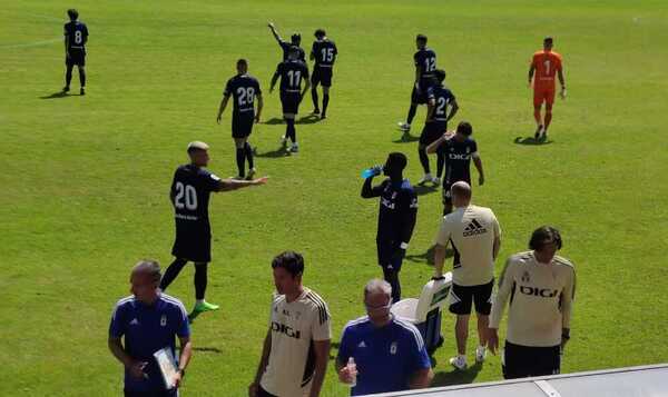 El Oviedo deja destellos en un empate sin goles ante el Eibar