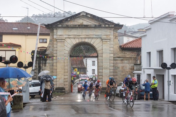 En directo | La Vuelta llega a Cantabria