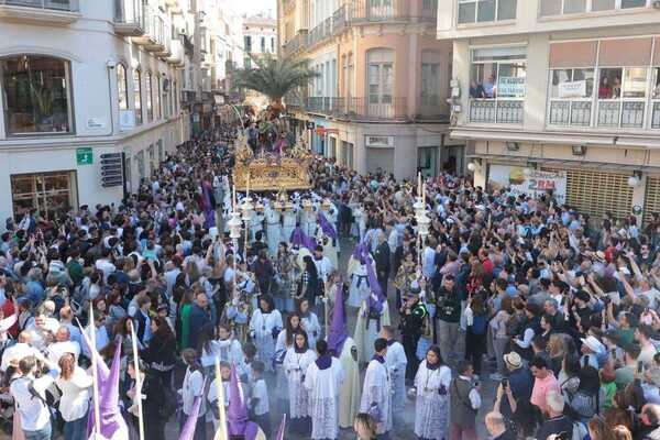 El trono de Jesús a su Entrada en Jerusalén llega a la plaza de la Constitución. Foto: Salvador Salas