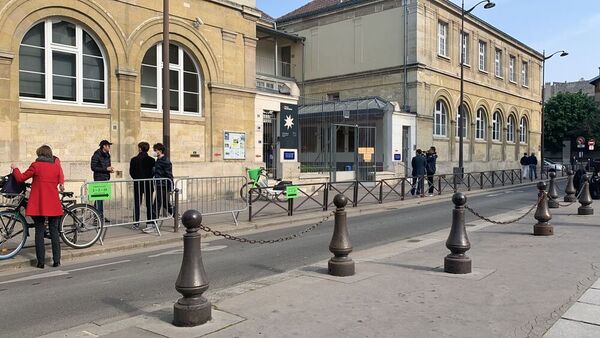 Colegio electoral en la calle Pierre Castagnou, París. S. N.