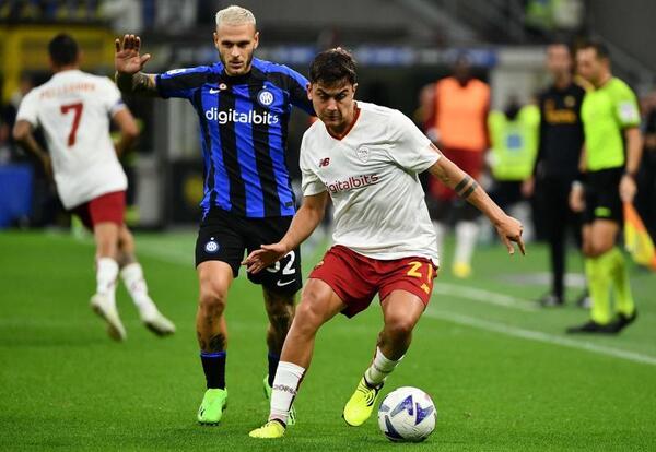 Dybala durante el partido.