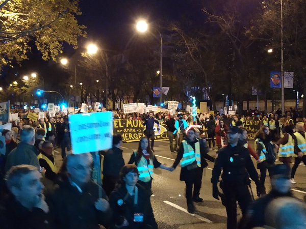Un grito desesperado contra la «emergencia climática» atruena en las calles de Madrid