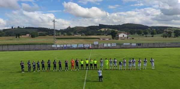 El Real Oviedo firma un empate sin goles ante el Deportivo Alavés