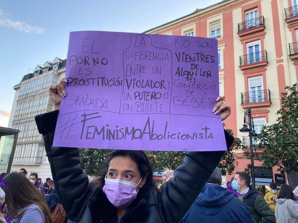 La manifestación del 8M recupera su fuerza y abarrota las calles de Santander