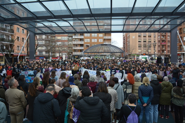 Miles de personas se manifiestan en Bilbao por la igualdad y contra la ...