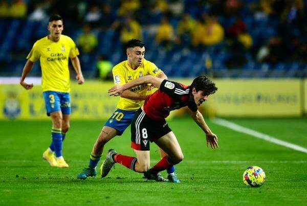 La raza de la UD recupera el liderato con remontada incluida