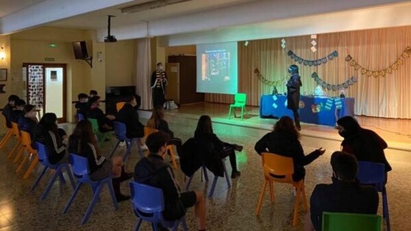 Sanidad confina a 200 niños de un colegio de Elda por una cepa «altamente contagiosa» del coronavirus