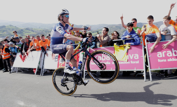 Vingegaard gana la 4ª etapa de la Itzulia por delante de Mikel Landa