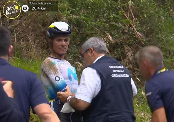 Enric Mas tras su caída