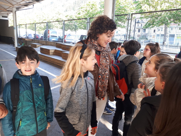 Primera jornada en los colegios vizcaínos sin mascarillas y con dudas