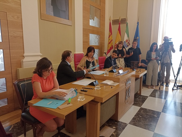 Así hemos contado la constitución de los ayuntamientos extremeños