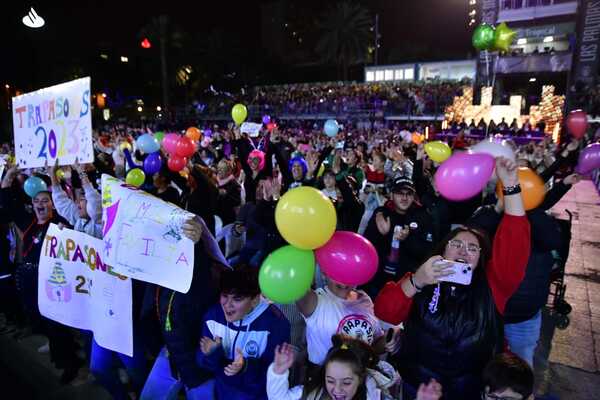 Emoción, crítica e ironía en la primera fase del concurso de murgas del carnaval de Las Palmas de Gran Canaria
