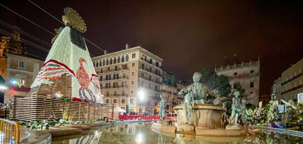 Fallas en directo | Última hora de las Fallas: la Ofrenda y la Nit del Foc, pendientes del cielo