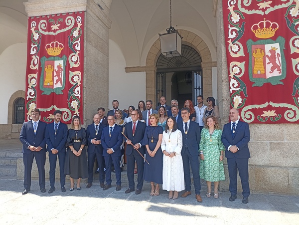 Así hemos contado la constitución de los ayuntamientos extremeños