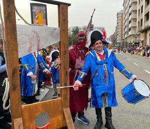 En directo: sigue el desfile del Antroxu de Gijón