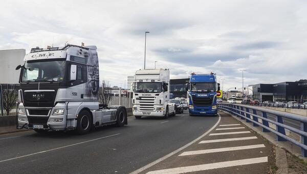 Así le hemos contado el minuto a minuto de la jornada de paro de los transportistas