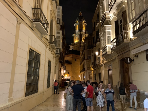 Calle San Agustín, cerca de las 00.00 horas. C. PINTO