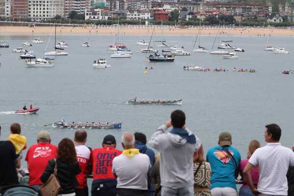 Primera tanda de la regata masculina. / Maika Salguero