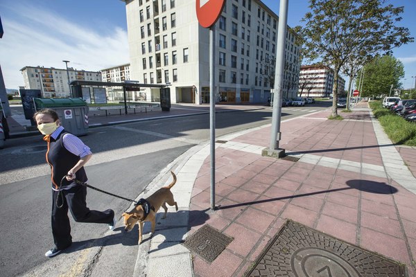 En directo | Camiones de salmuera desinfectarán 34 estaciones de servicio de las carreteras cántabras