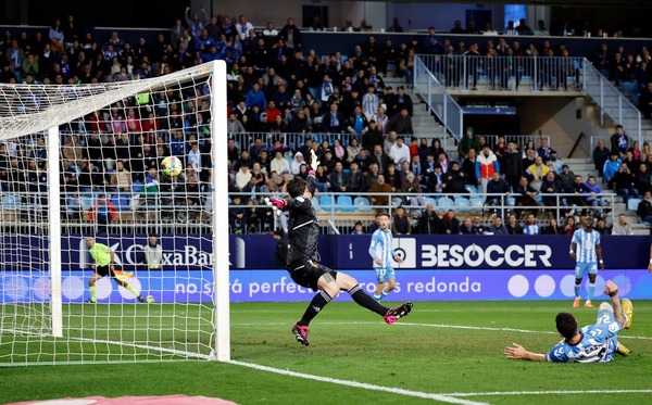 Así fue la victoria vital del Málaga frente al Zaragoza