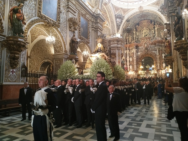 Procesión de la Virgen de las Angustias en directo | Sigue minuto a minuto la procesión