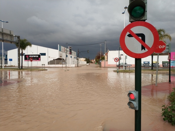 Borrasca 'Gloria' | Calles inundadas y colegios sin clase en varios municipios de la Región de Murcia