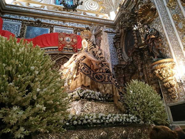 Procesión de la Virgen de las Angustias en directo | Sigue minuto a minuto la procesión
