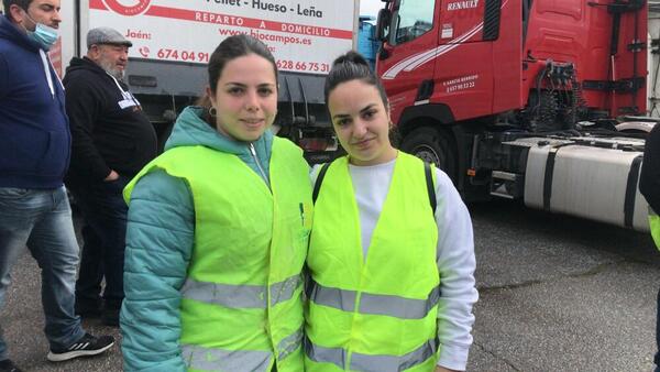 Los transportistas exhiben su fuerza en Granada con apoyo del campo
