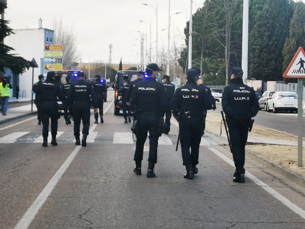 Así hemos contado las protestas de los agricultores en la inauguración de Agroexpo