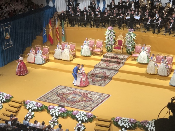 Blanco roto para el día mágico de Sara
