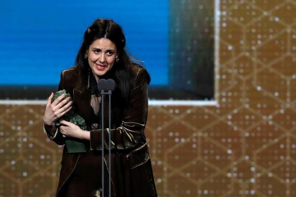 Belén Funes, tras recibir el premio a mejor dirección novel por &amp;#039;La hija de un ladrón&amp;#039;. / Efe