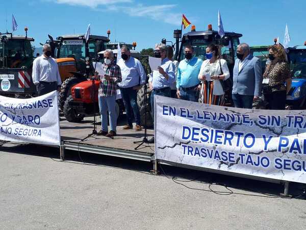La &#039;tractorada&#039; en defensa del Trasvase Tajo-Segura, en directo
