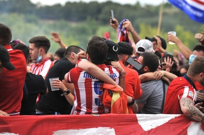 Los aficionados del Atlético de Madrid llenan Valladolid