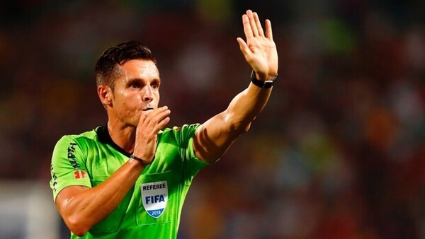 El encuentro de esta lo arbitrará el colegiado Del Cerro Grande con el que el Sevilla FC tiene los siguientes números #SevillaFC #SevillaFCOsasuna