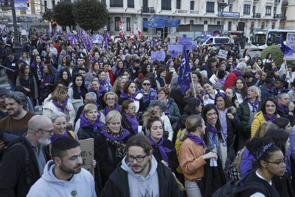 Mujeres y hombres se unen este 8M en las calles de Santander para reivindicar el fin de la opresión de la mujeres