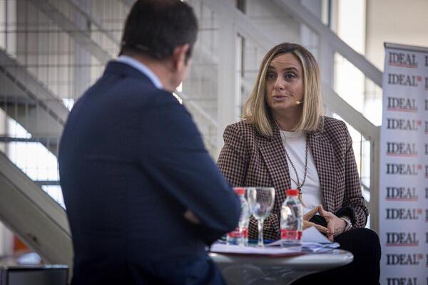 En directo | Marifrán Carazo y Gerardo Cuerva, en Diálogos por Granada de IDEAL